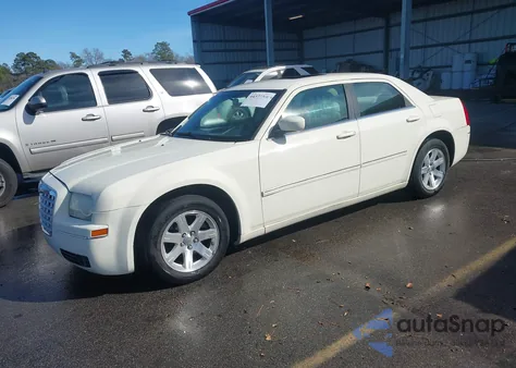2006 Chrysler 300 Touring z USA, uszkodzony, nr VIN 2C3KA53G76H230073